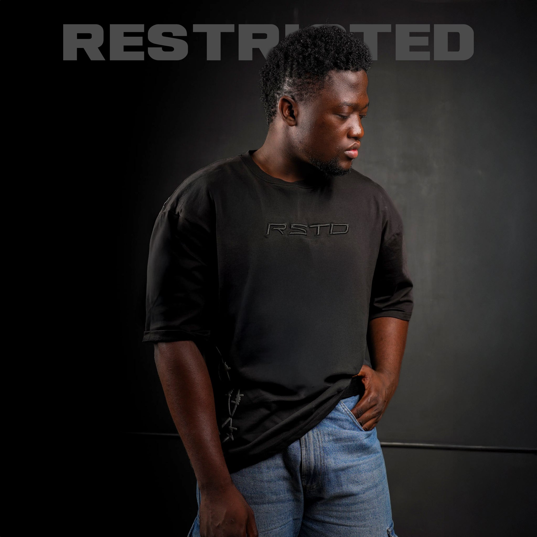 BLACK BARBED WIRE TSHIRT